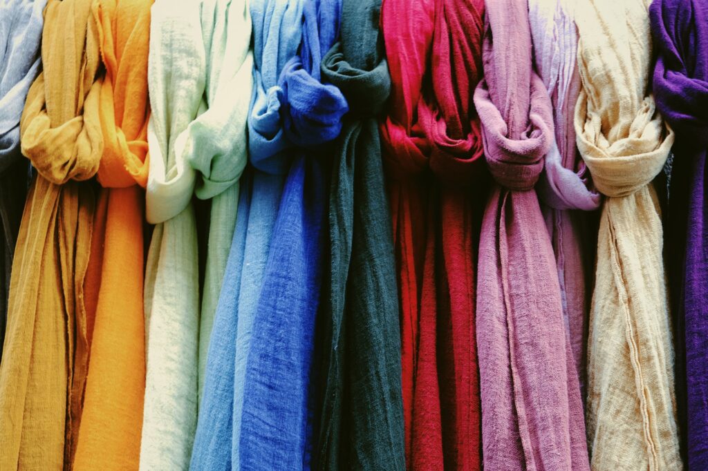V udržitelném, slow fashion šatníku si vystačíte s maximálně 6 barvami. 