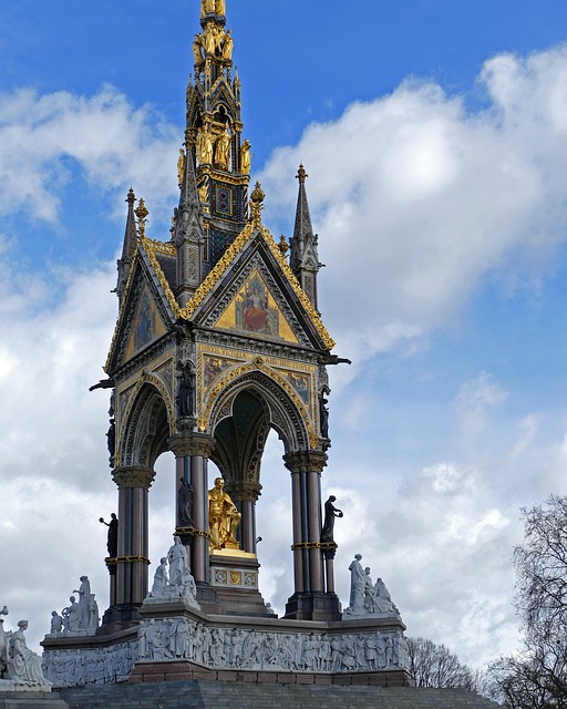 Památník prince Alberta, postaven královnou Victorii. 